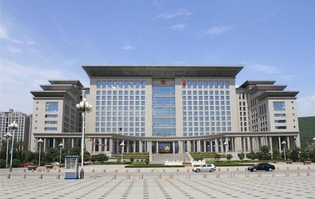 政府机关办公大楼外观实拍照片